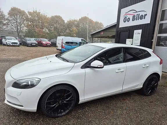 Volvo V40 2017 photo 2