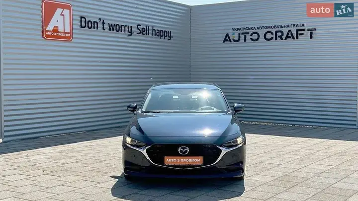 Mazda 3 2019 photo 2