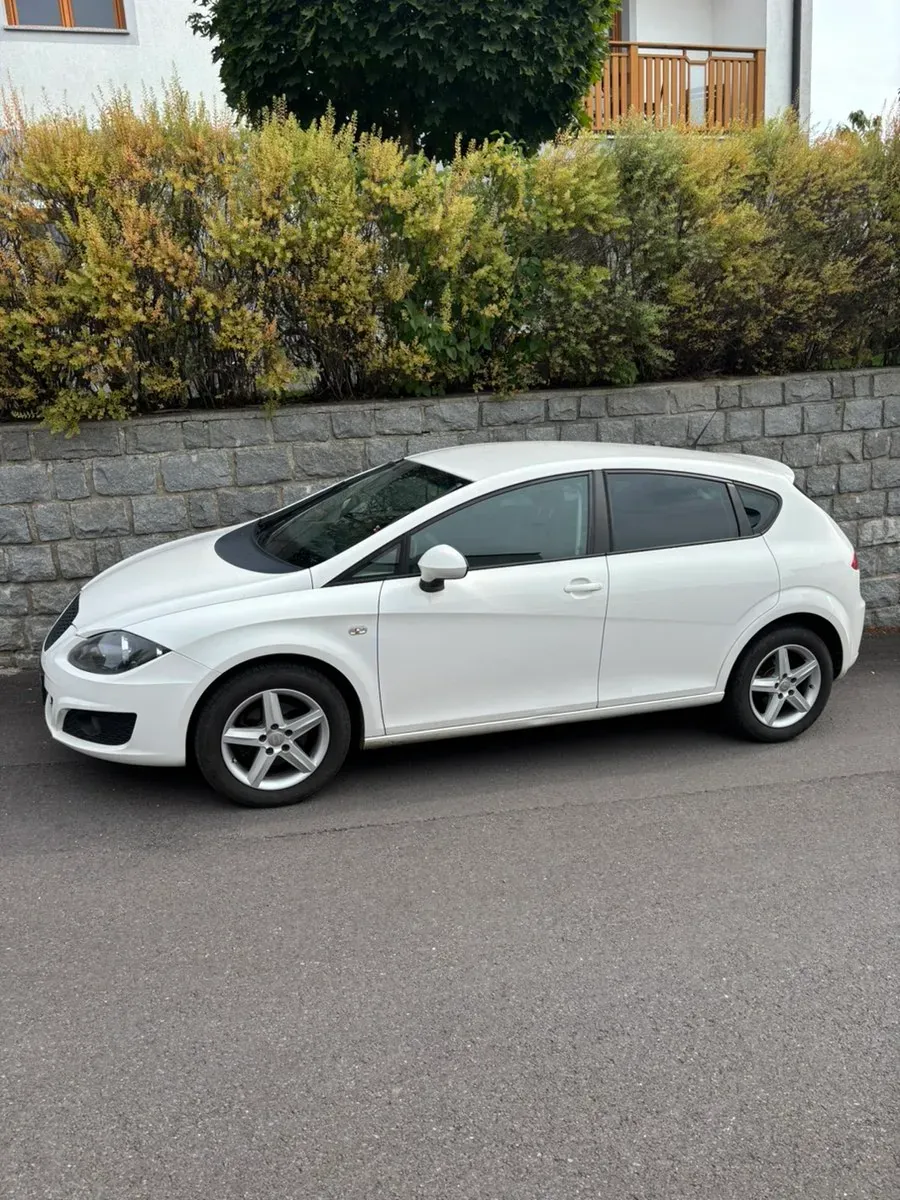 Seat Leon 2009 photo 2