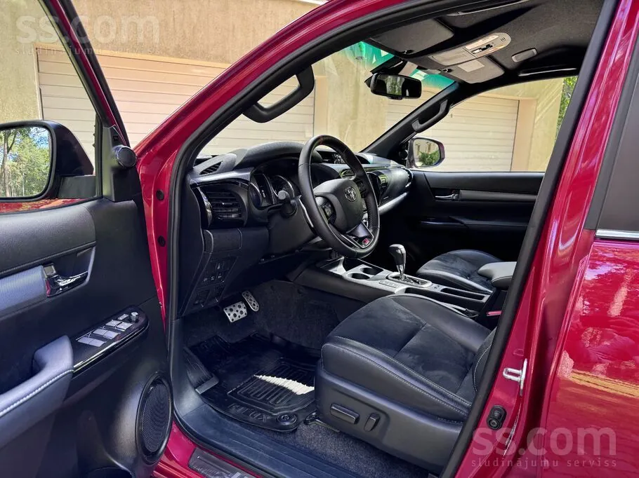 Toyota Hilux 2025 photo 5
