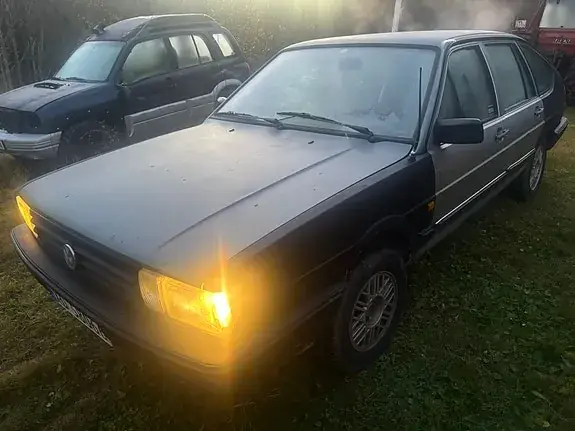 Volkswagen Passat 1987 photo 2