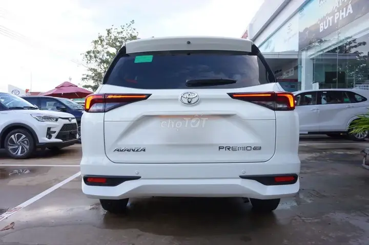 Toyota Avanza Premio 2025 photo 5