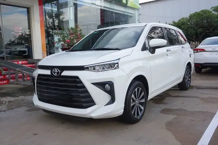 Toyota Avanza Premio 2025 photo 2
