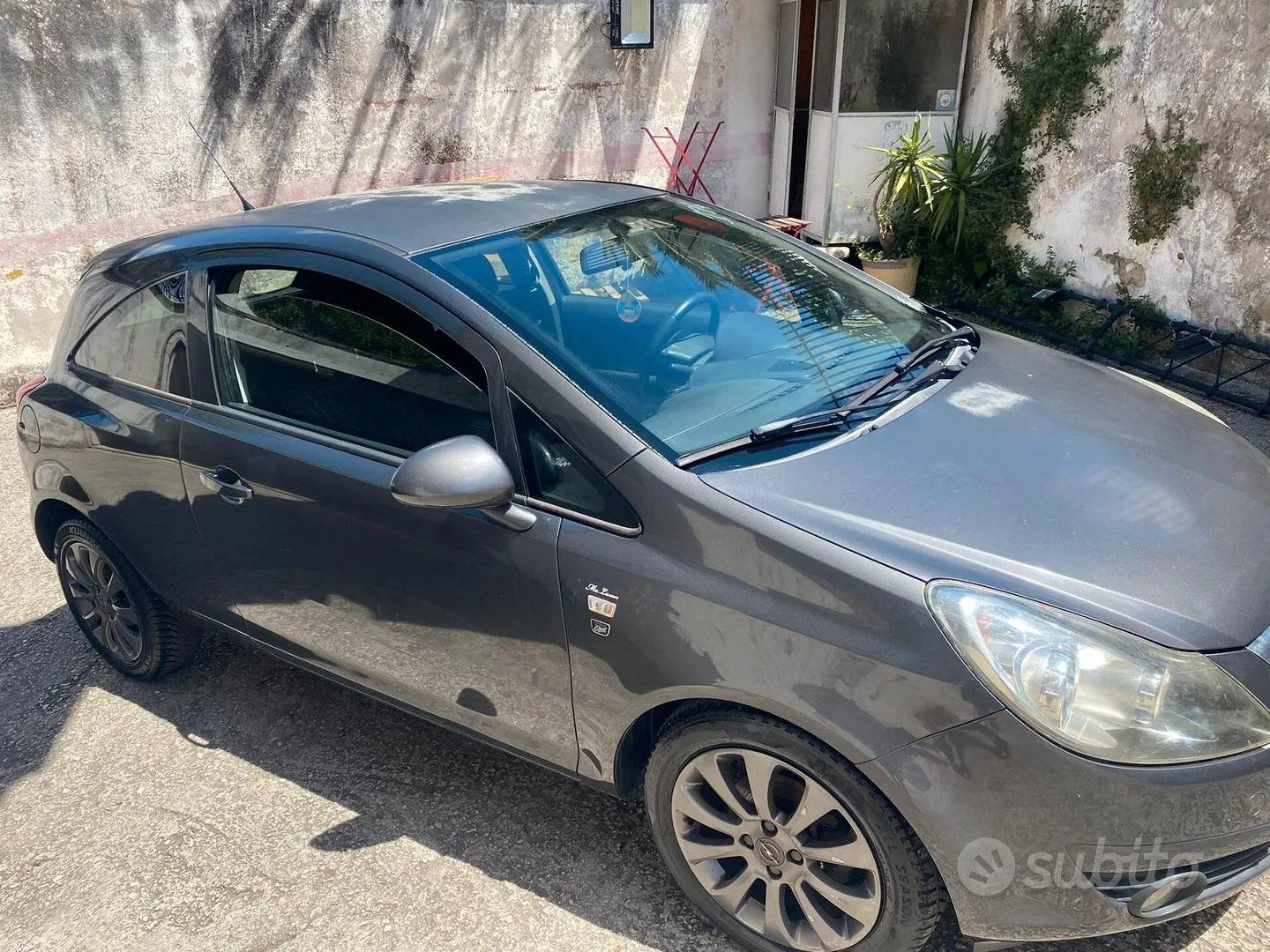 Opel Corsa 2011 photo 2