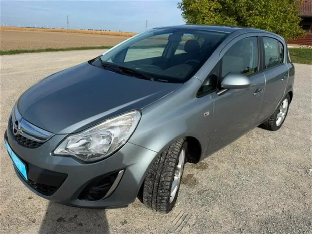 Opel Corsa 2011 photo 2