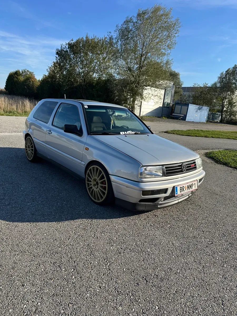 Volkswagen Golf 1996 photo 2