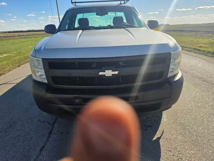 Chevrolet Silverado 1500 2010 photo 2