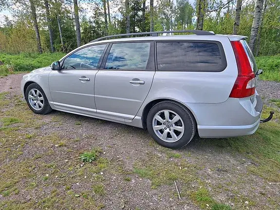 Volvo V70 2012 photo 3