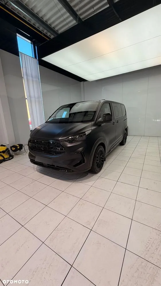 Ford Tourneo Custom 2026 photo 2