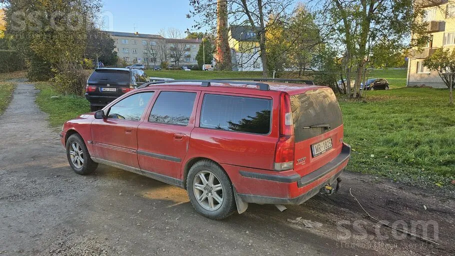 Volvo V70 2003 photo 2