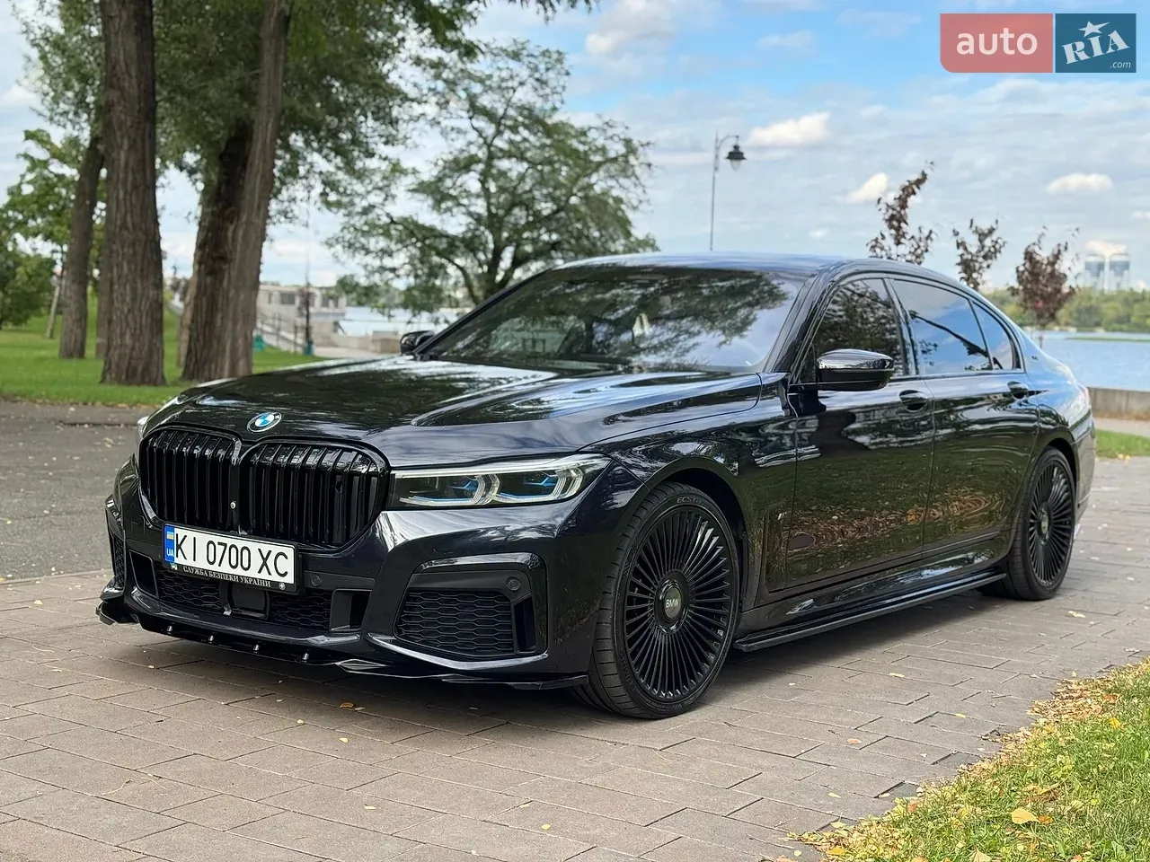BMW 7 Series 2019 photo 3