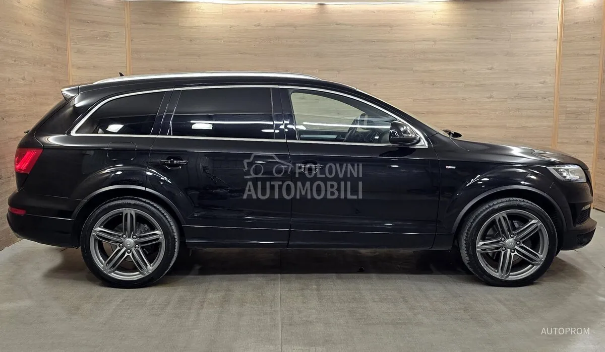 Audi Q7 2012 photo 4