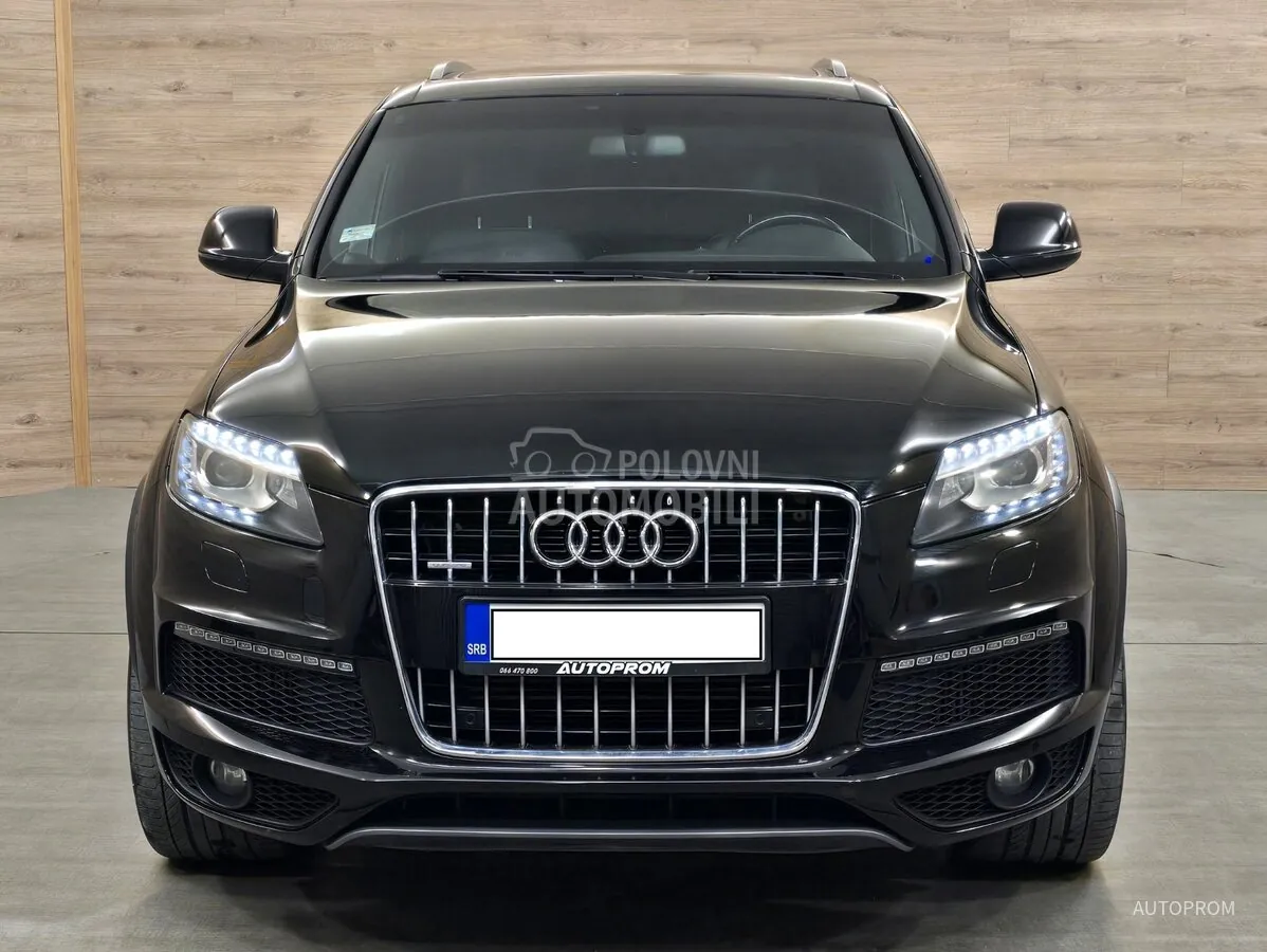 Audi Q7 2012 photo 2