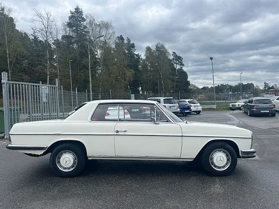 Mercedes-Benz C250 1969 photo 4
