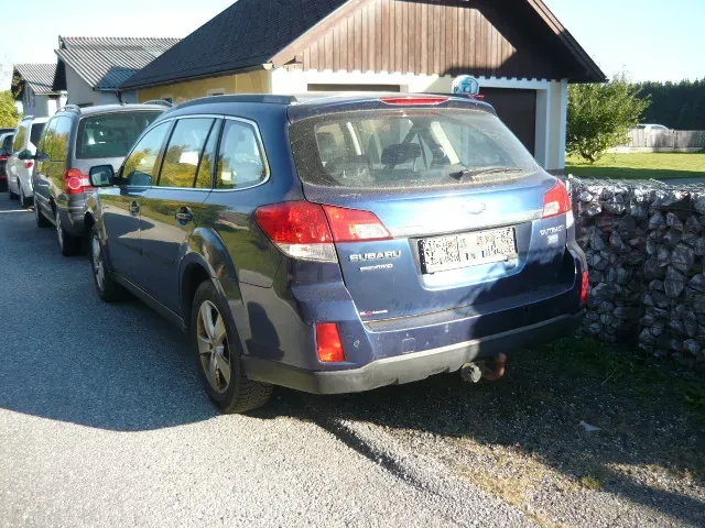 Subaru Outback 2012 photo 3