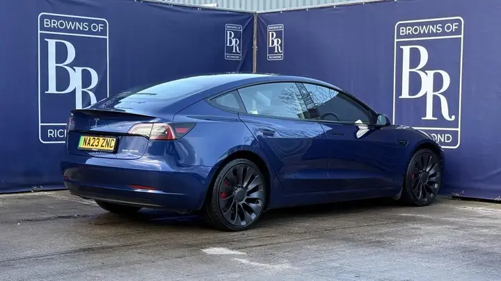 Tesla Model 3 2023 photo 5