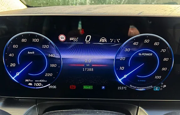 Mercedes-Benz Eqv300 2025 photo 5