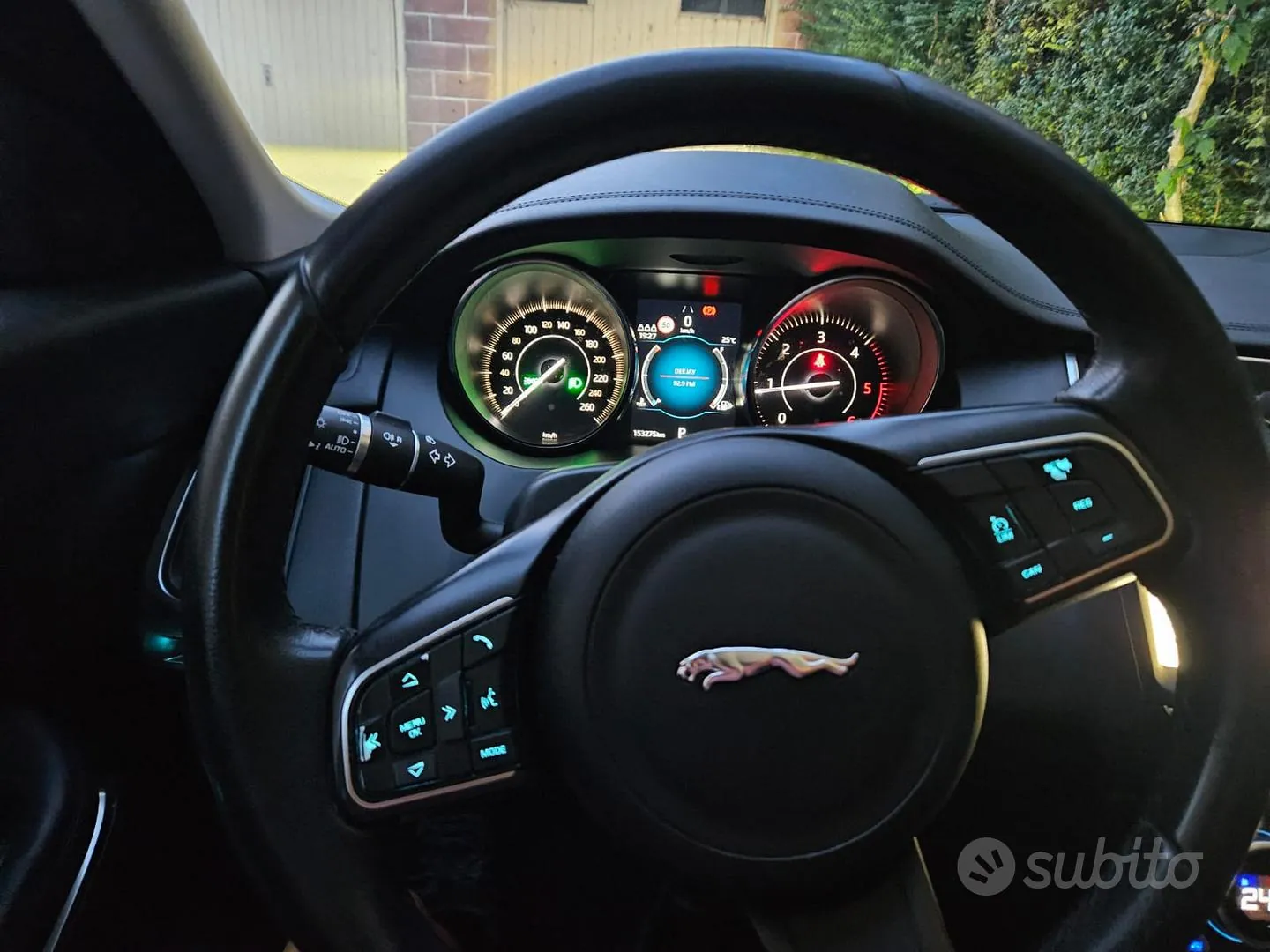Land Rover E-Pace 2020 photo 2