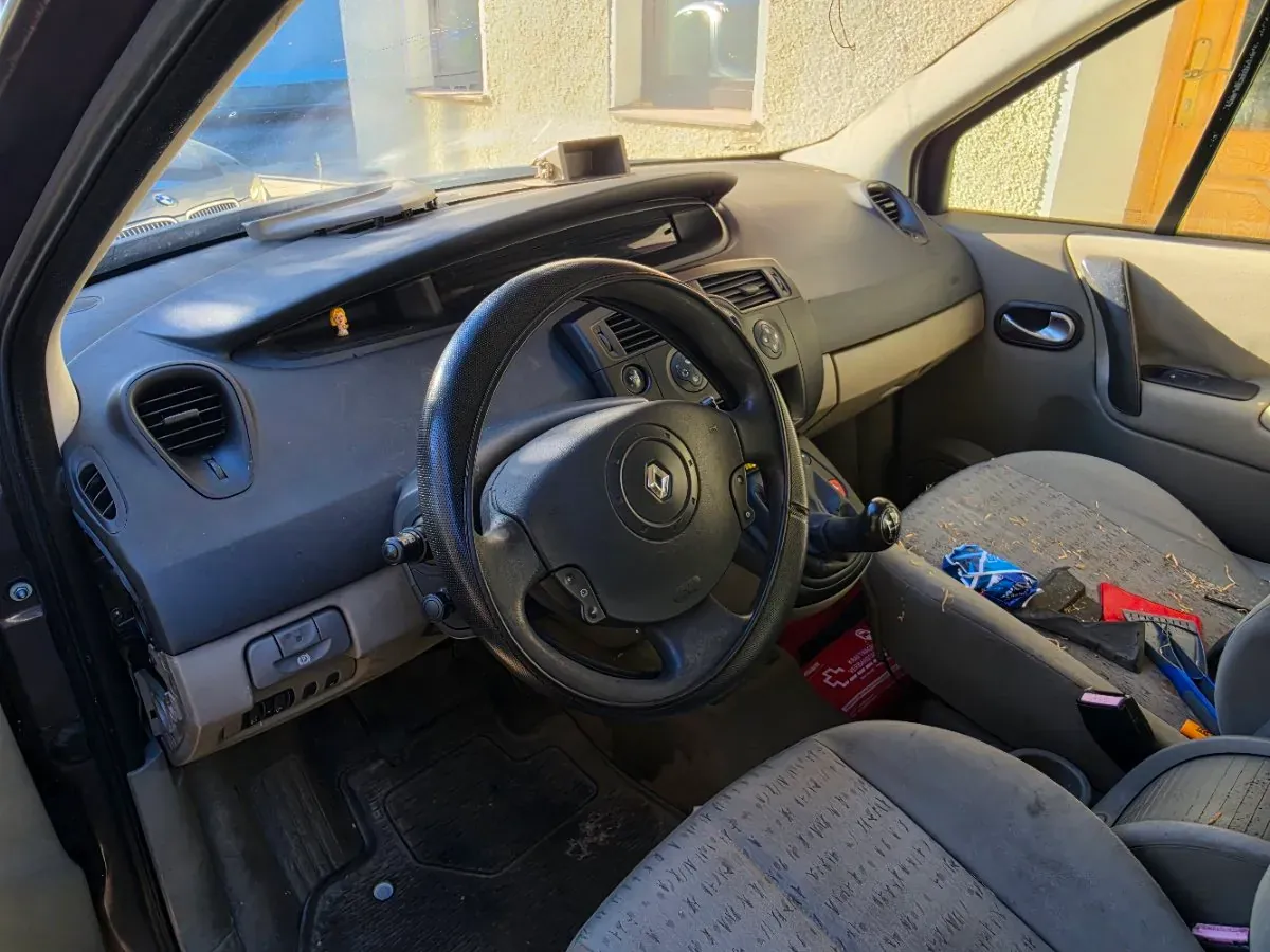 Renault Scenic 2004 photo 2