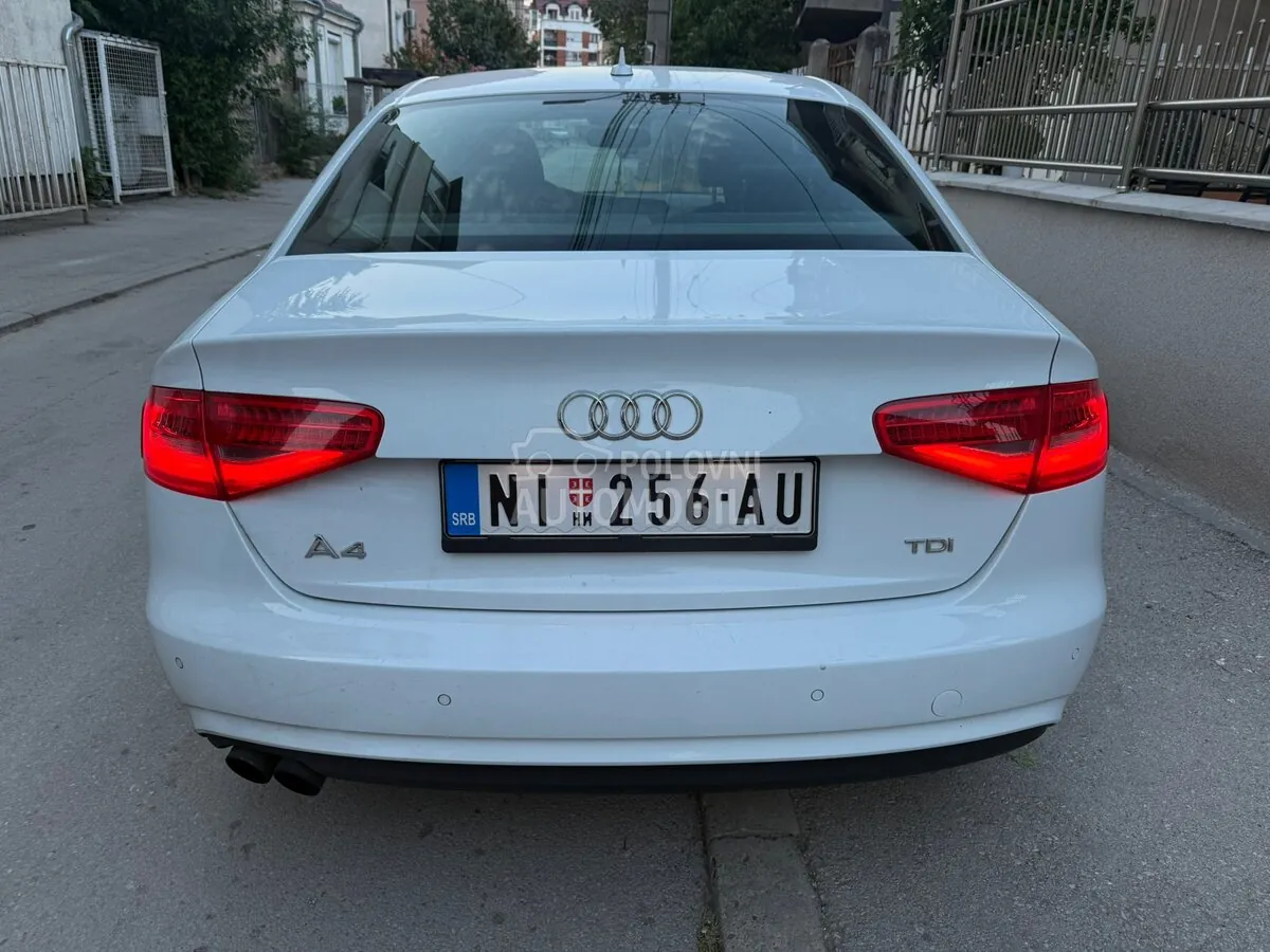 Audi A4 2012 photo 5