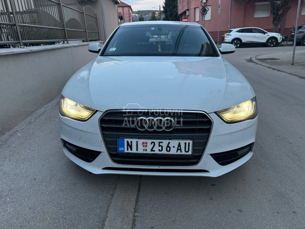Audi A4 2012 photo 4