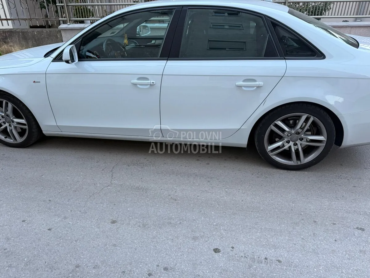 Audi A4 2012 photo 2