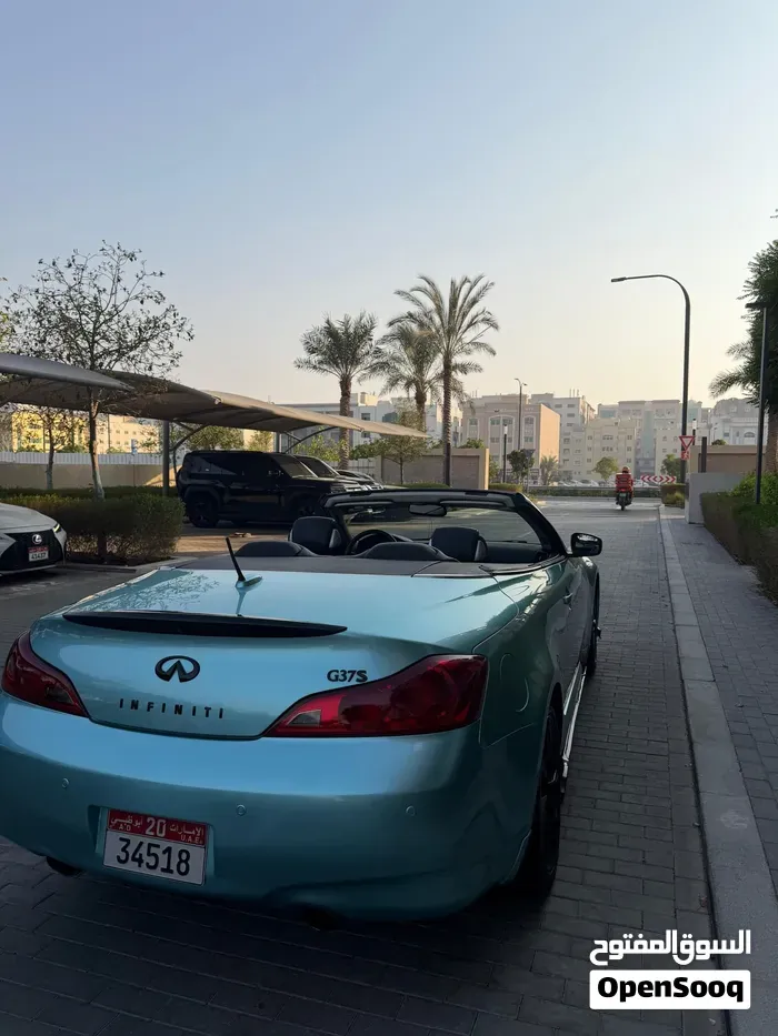 Infiniti G37 2011 photo 4
