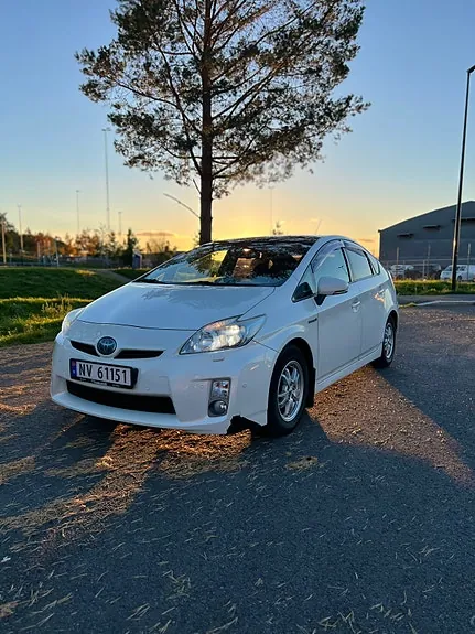 Toyota Prius 2010 photo 2