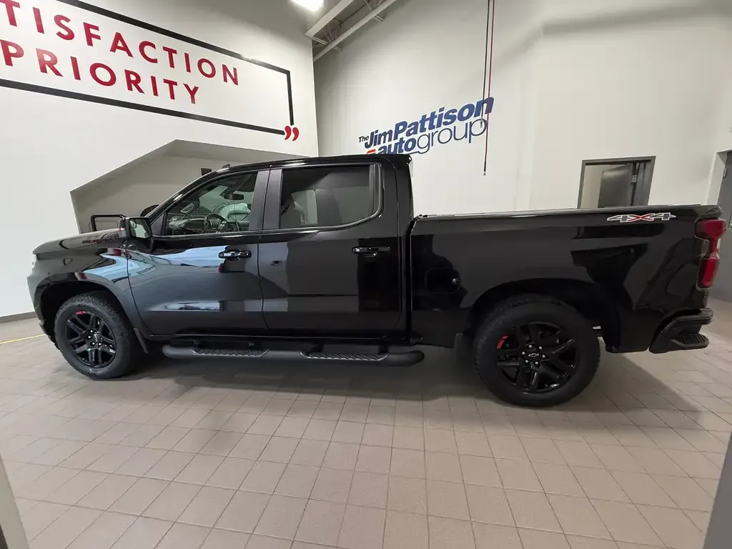 Chevrolet Silverado 1500 2021 photo 3