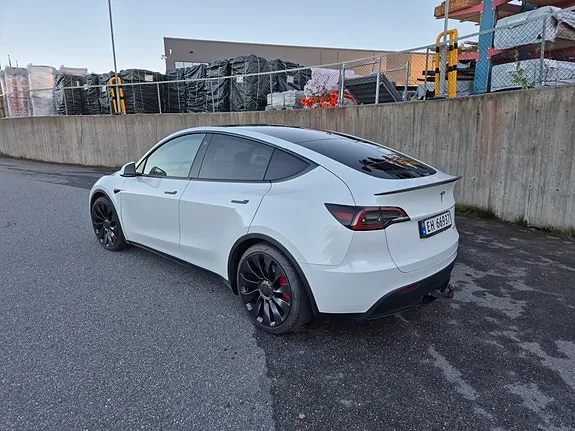 Tesla Model Y 2024 photo 4