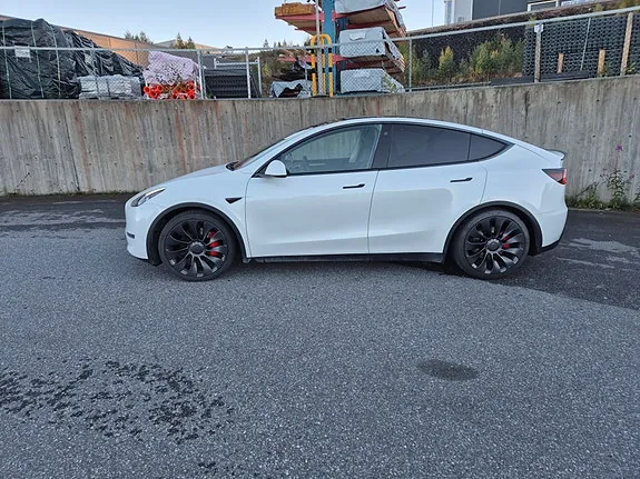 Tesla Model Y 2024 photo 5