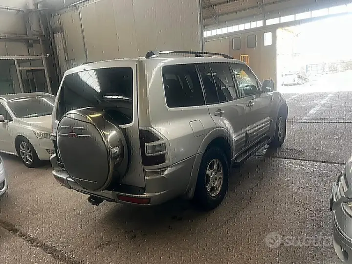 Mitsubishi Pajero 2003 photo 3
