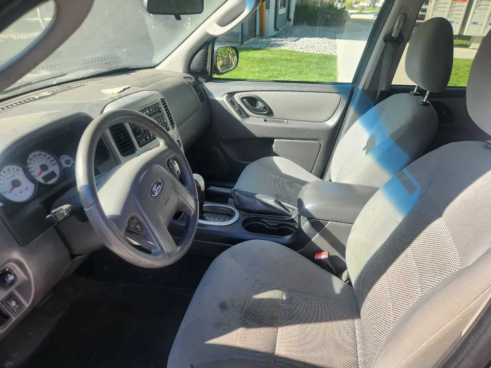 Ford Escape 2006 photo 2