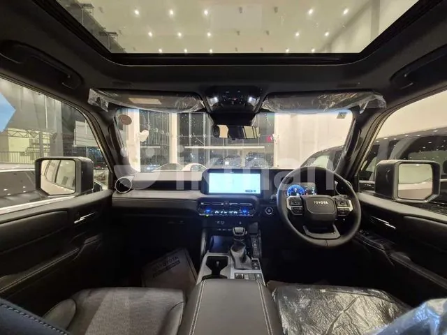 Toyota Land Cruiser Prado 2025 photo 4