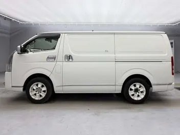 Toyota Hiace 2021 photo 4