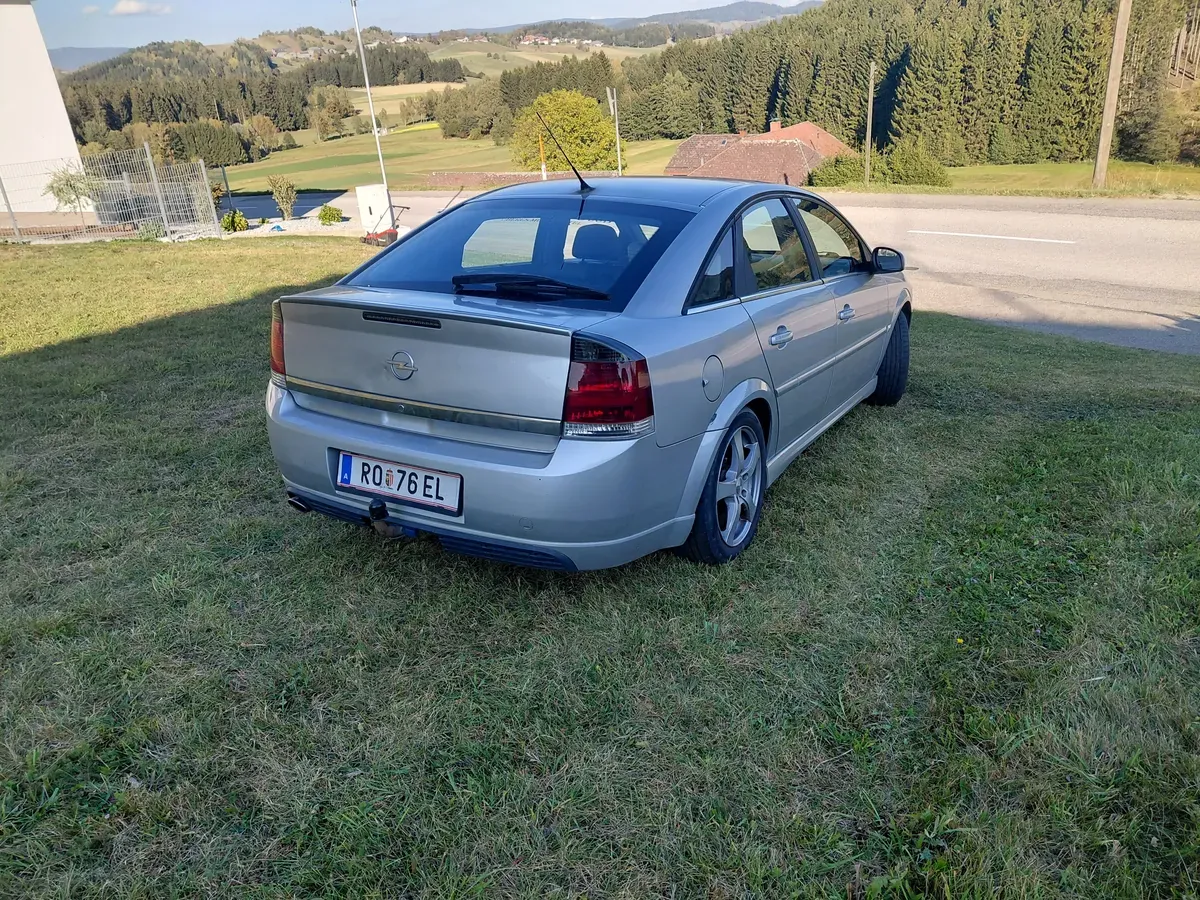 Opel Vectra 2004 photo 2
