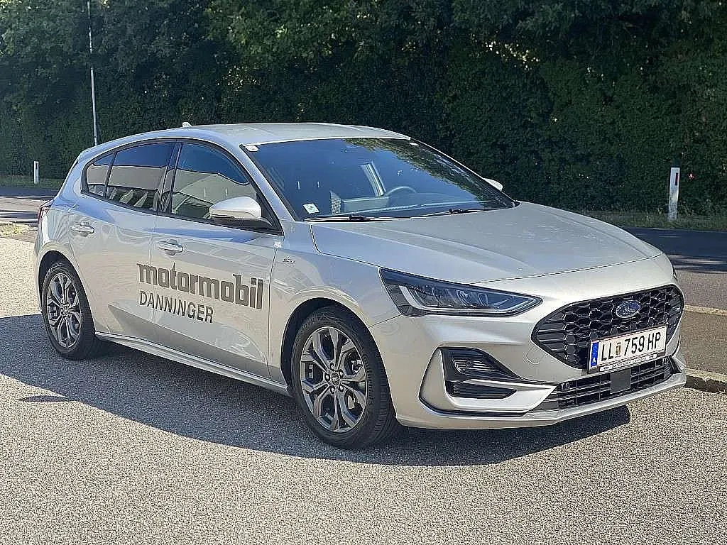 Ford Focus 2024 photo 2