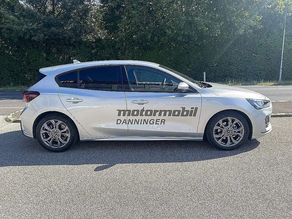 Ford Focus 2024 photo 3