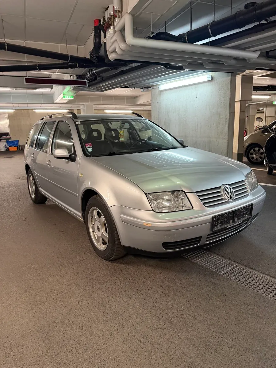 Volkswagen Bora 2001 photo 2
