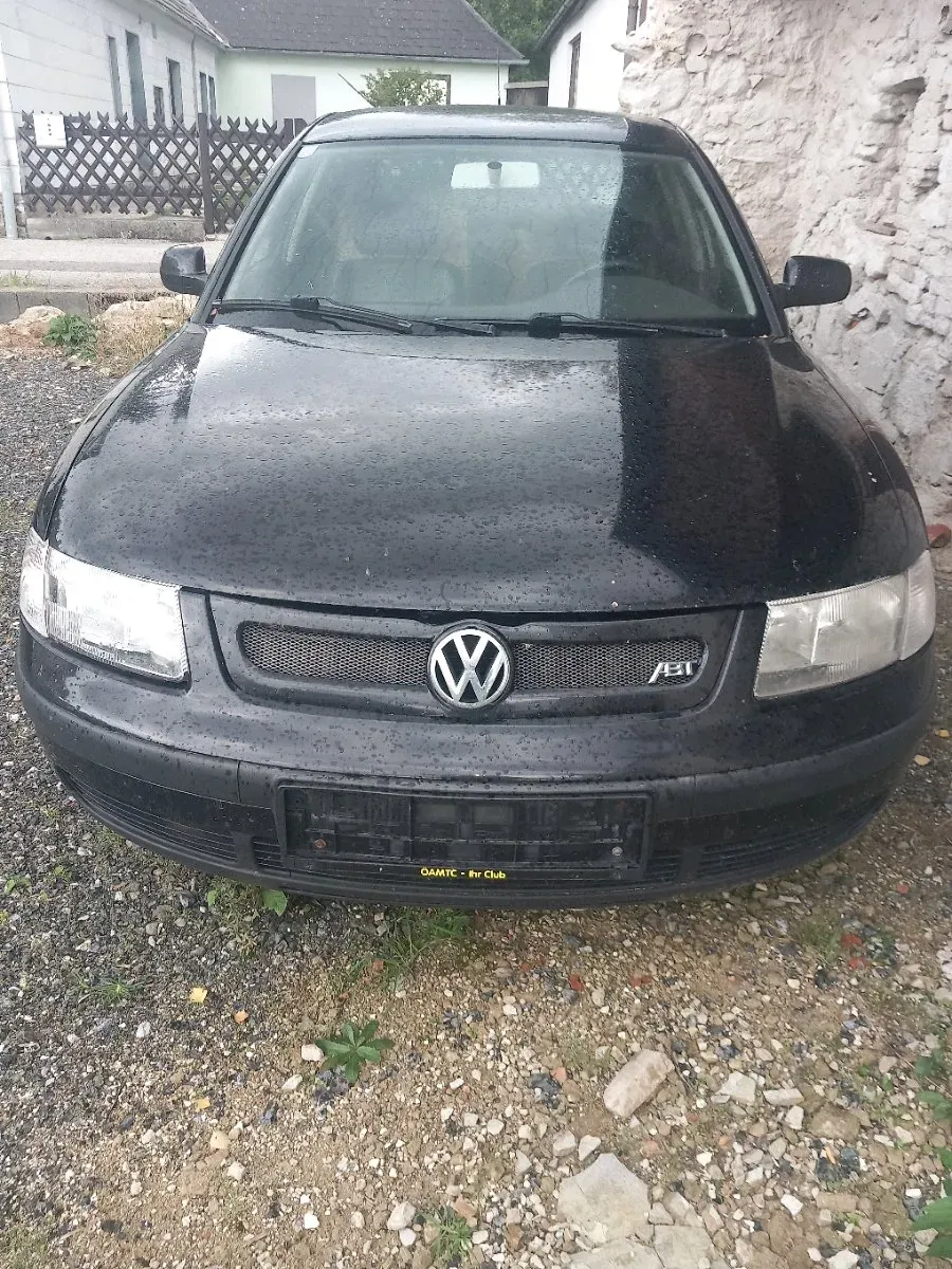 Volkswagen Passat 2000 photo 2