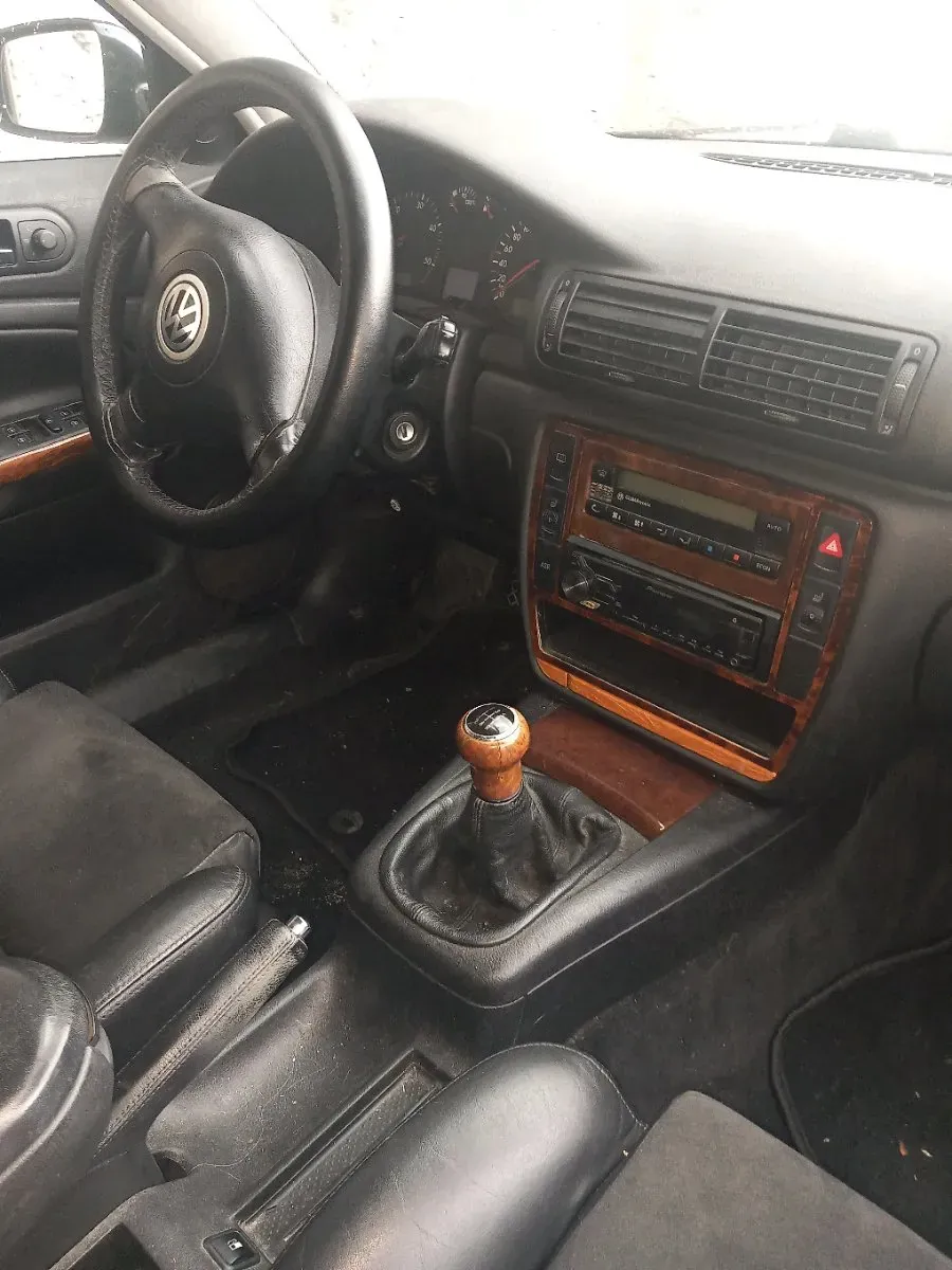 Volkswagen Passat 2000 photo 3