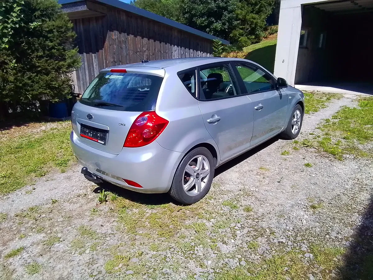 Kia Ceed 2008 photo 2