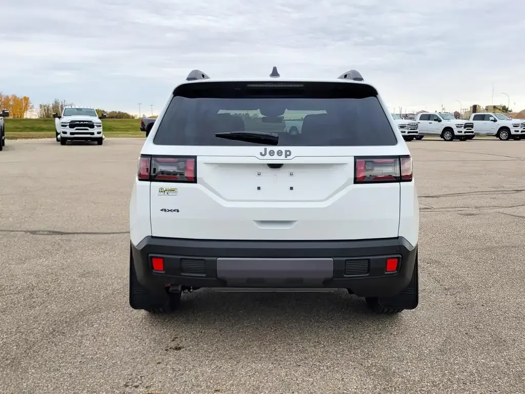 Jeep Cherokee 2026 photo 5