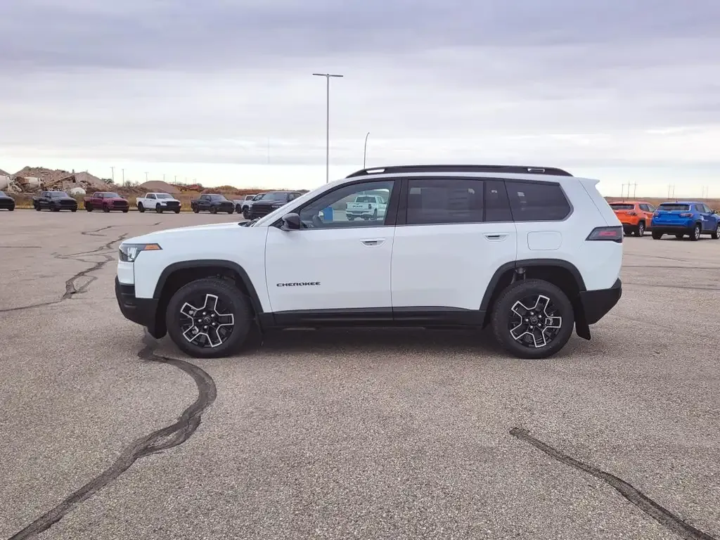Jeep Cherokee 2026 photo 3