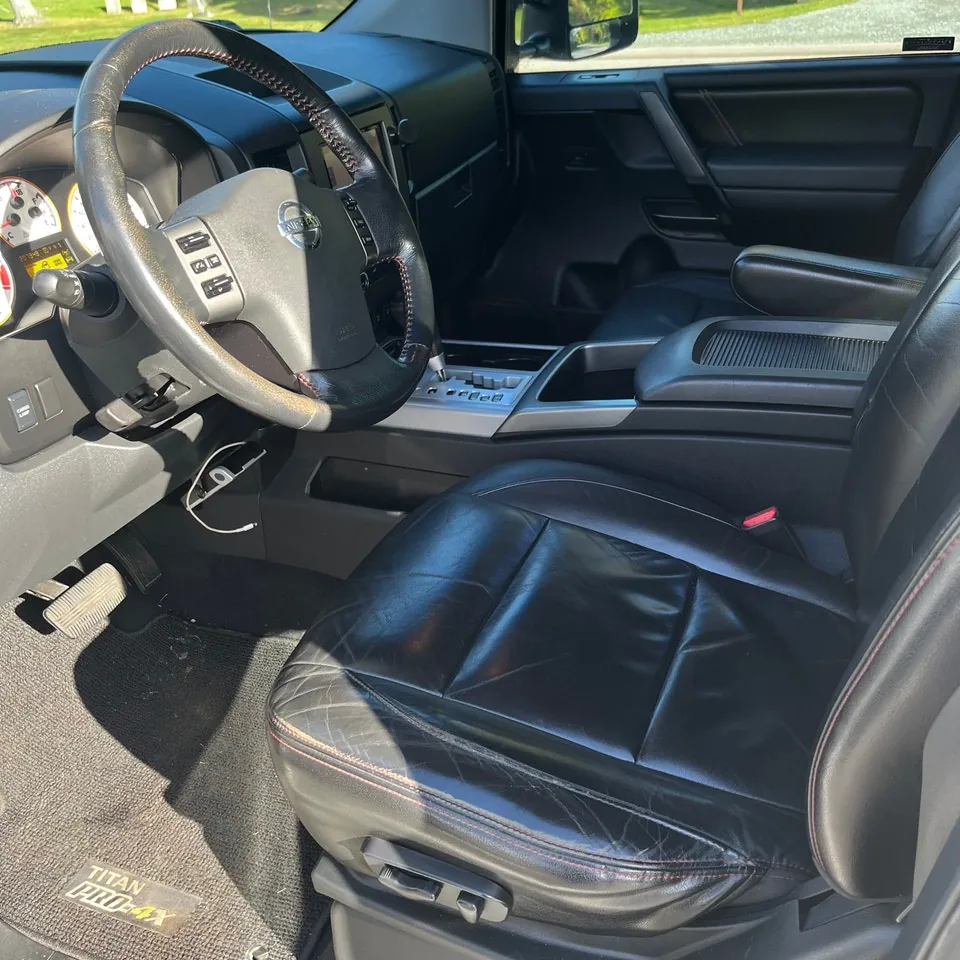 Nissan Titan 2011 photo 5