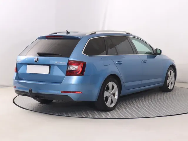 Skoda Octavia Combi 2019 photo 4