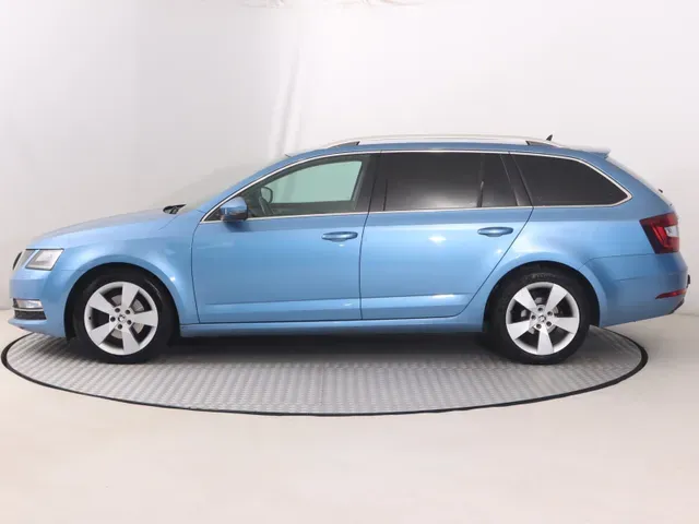 Skoda Octavia Combi 2019 photo 2