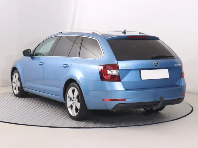 Skoda Octavia Combi 2019 photo 3