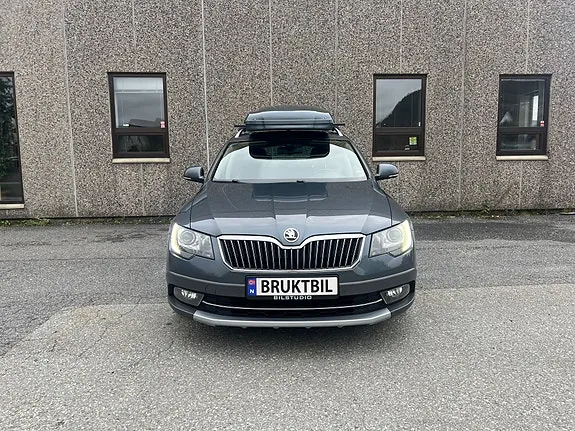 Skoda Superb 2015 photo 2