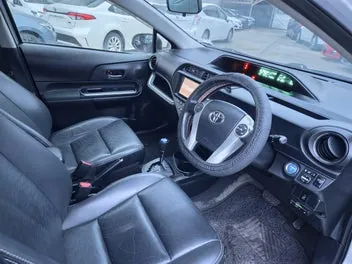 Toyota Aqua 2013 photo 4
